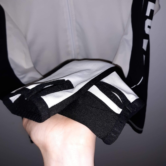 Pink Sweater - Picture 4 of 7